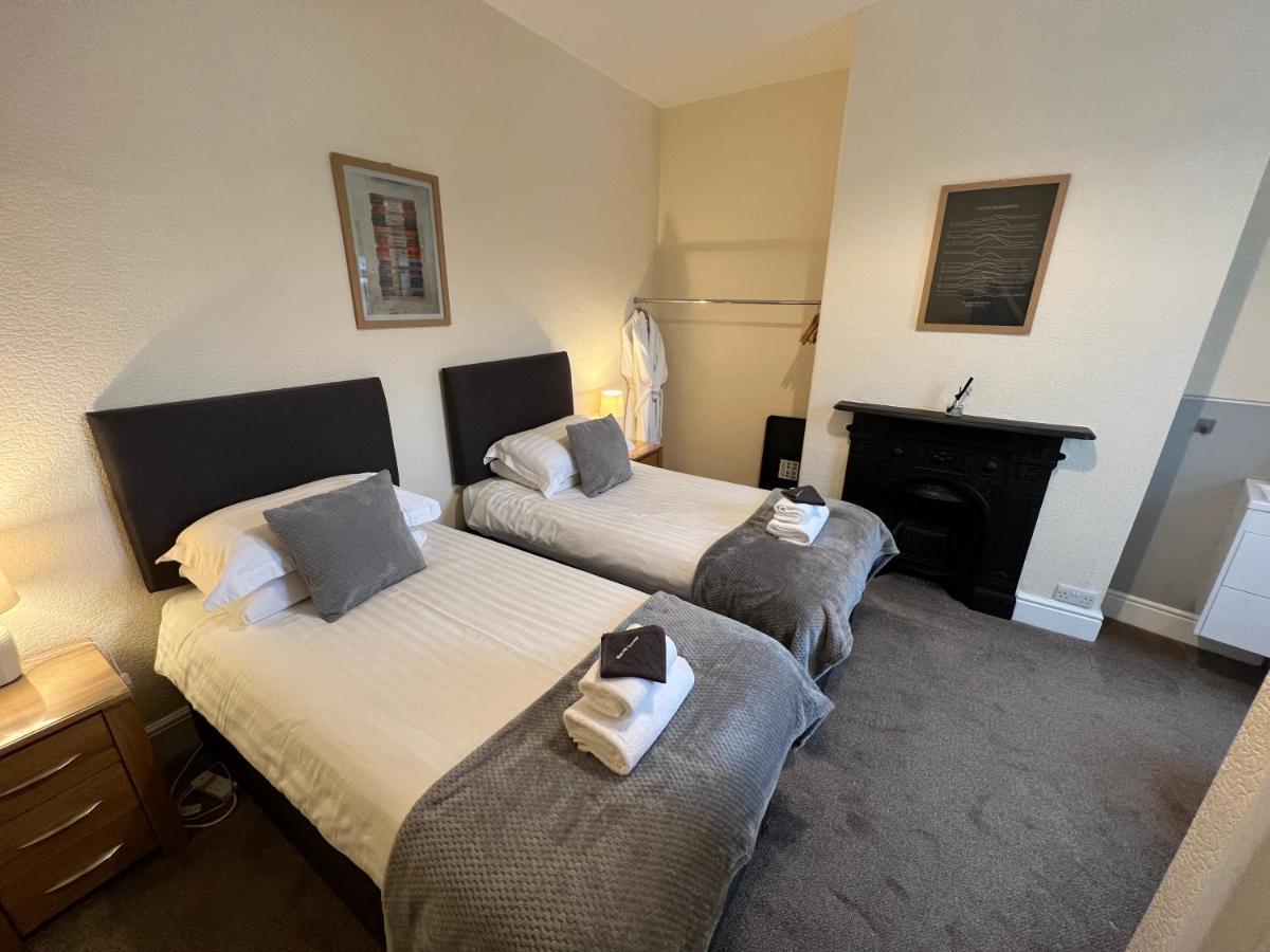 Dolly Waggon Guest House Кесвік Екстер'єр фото