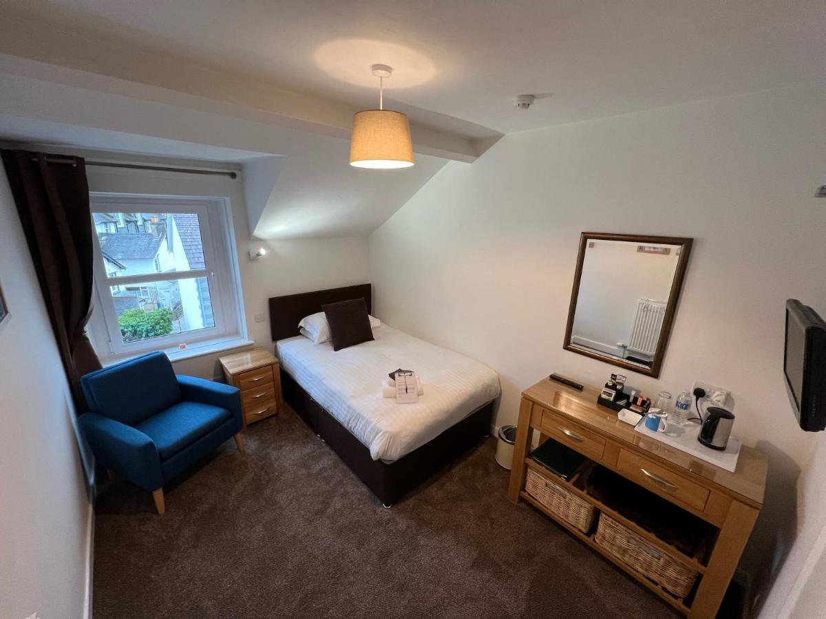 Dolly Waggon Guest House Кесвік Екстер'єр фото